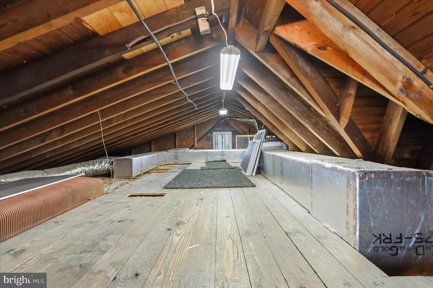 710 Montgomery Avenue photo 35