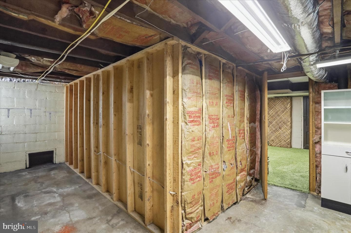 710 Montgomery Avenue photo 36
