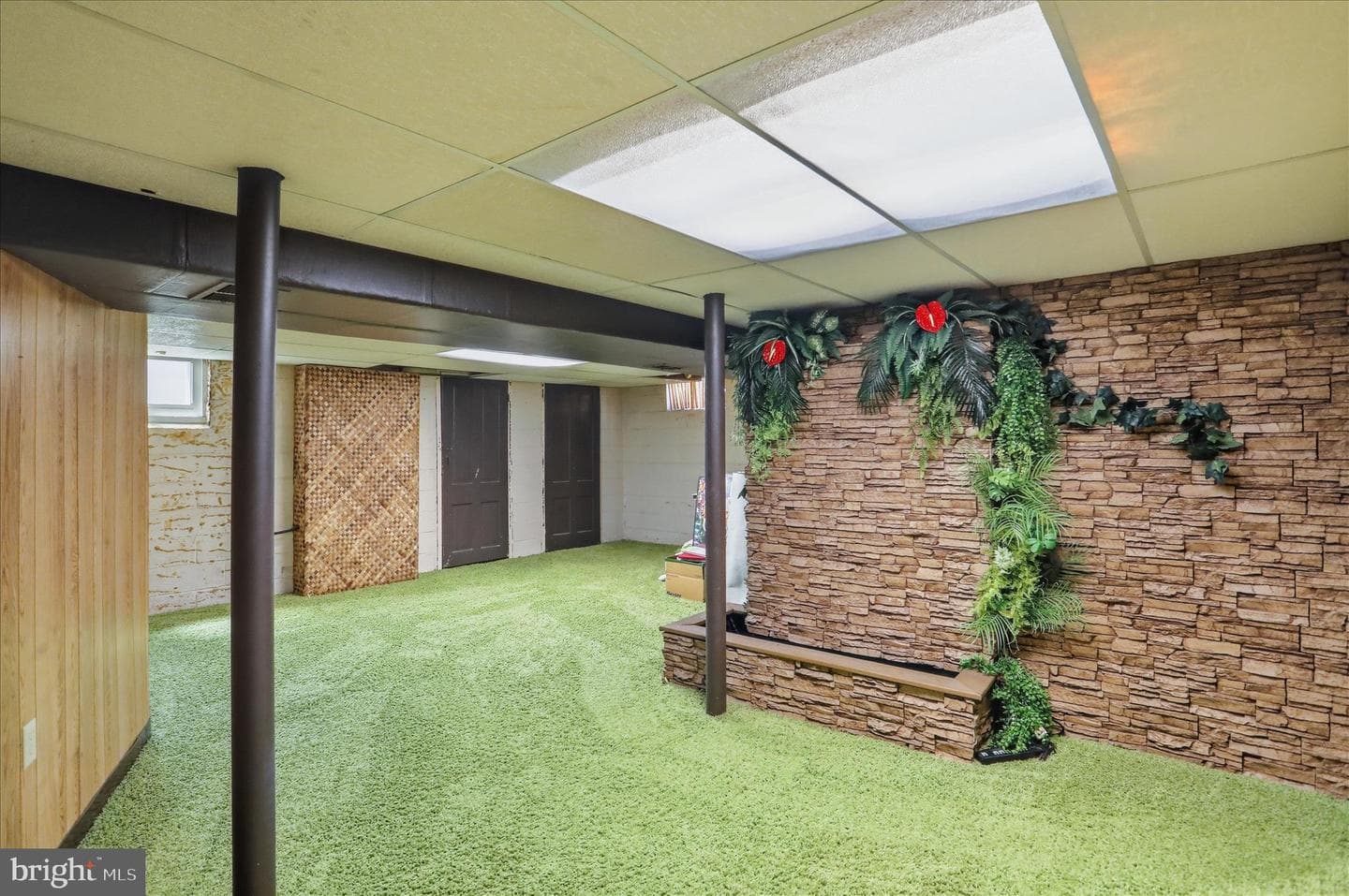 710 Montgomery Avenue photo 41