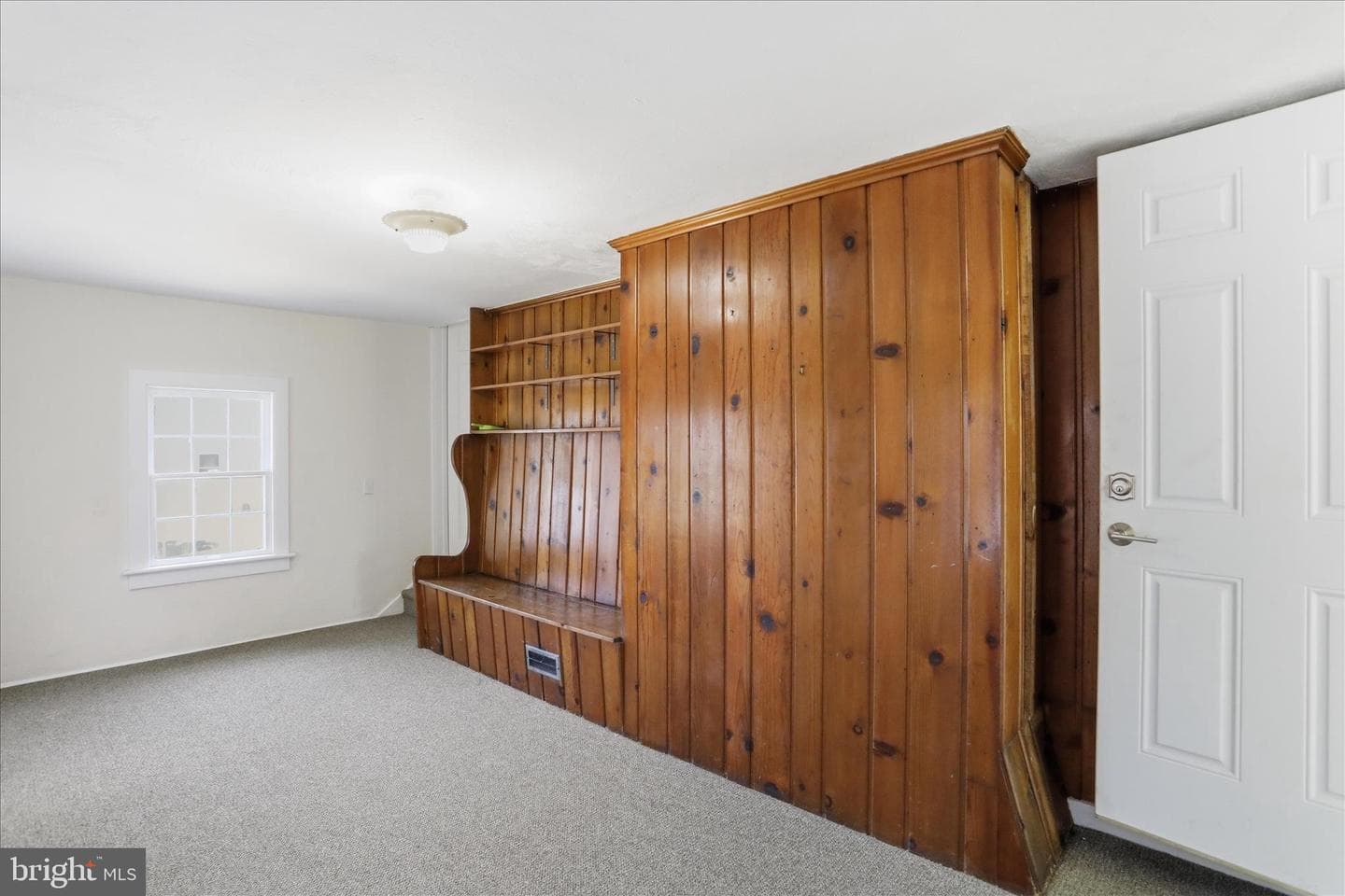 808 Memorial Avenue photo 17