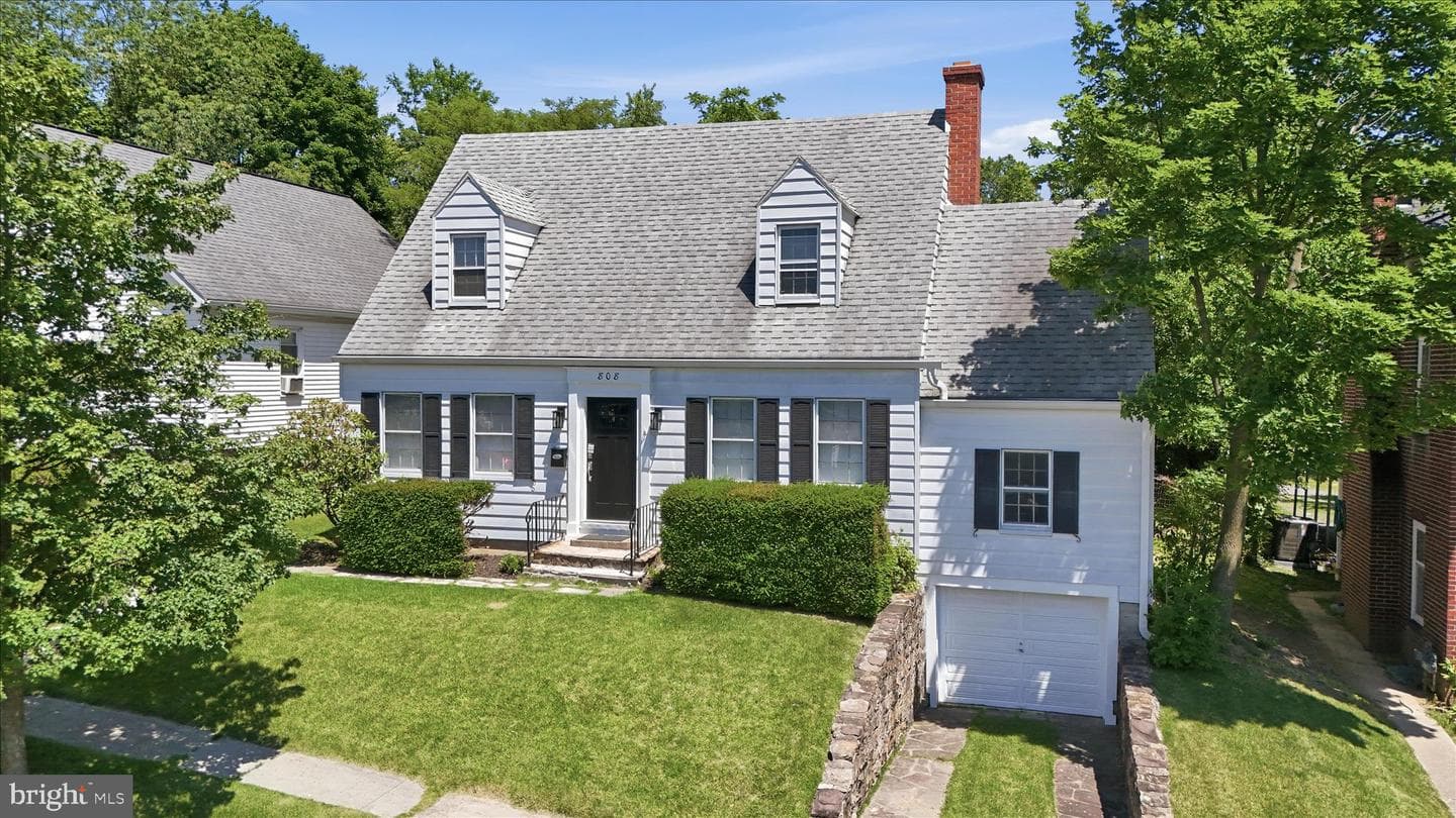808 Memorial Avenue, Cumberland