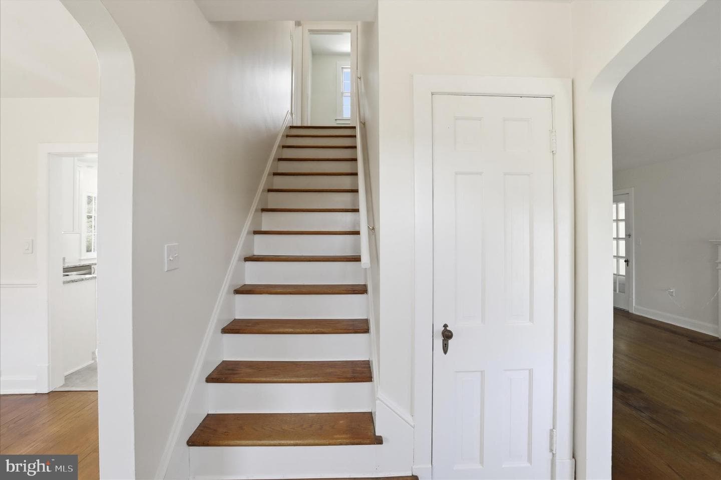808 Memorial Avenue photo 22