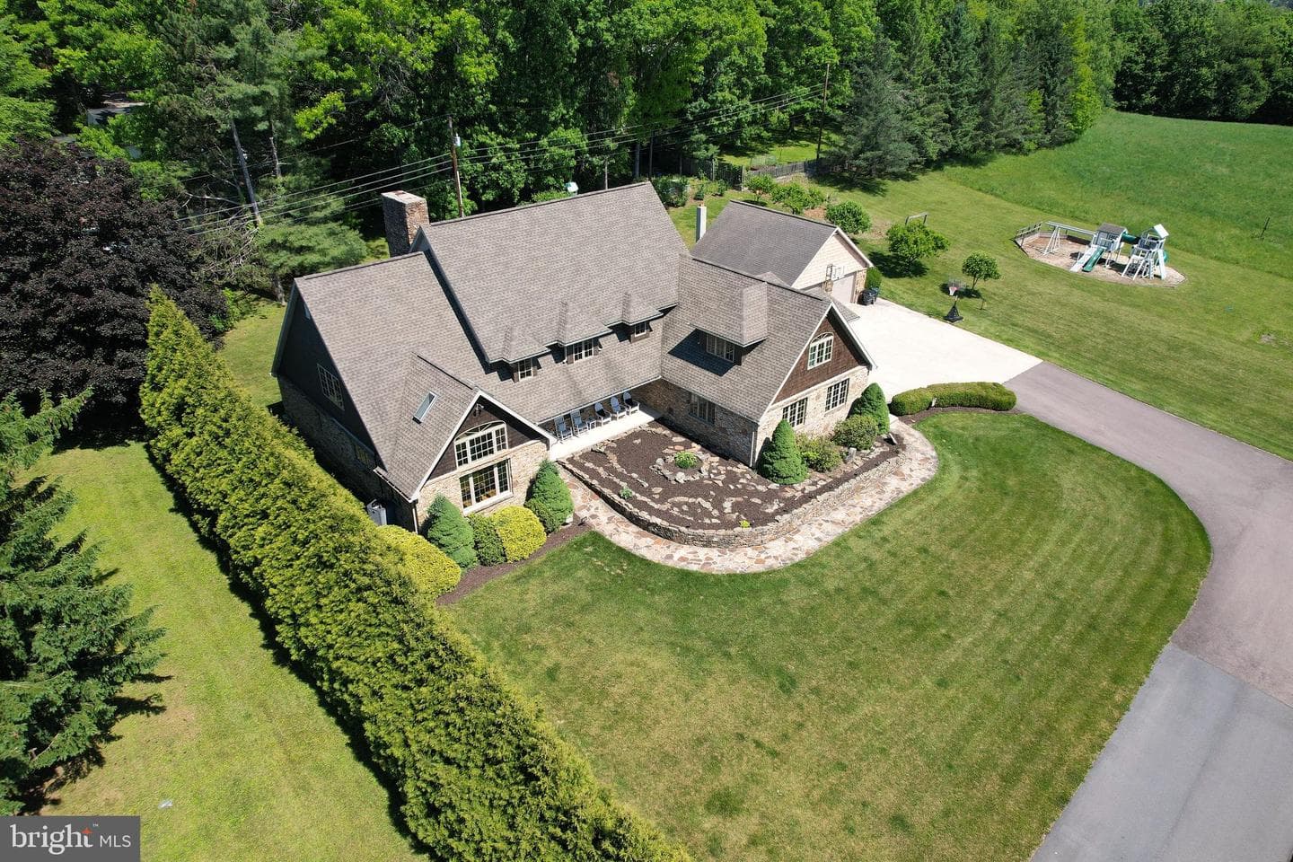 206 Pinecrest Drive photo 3