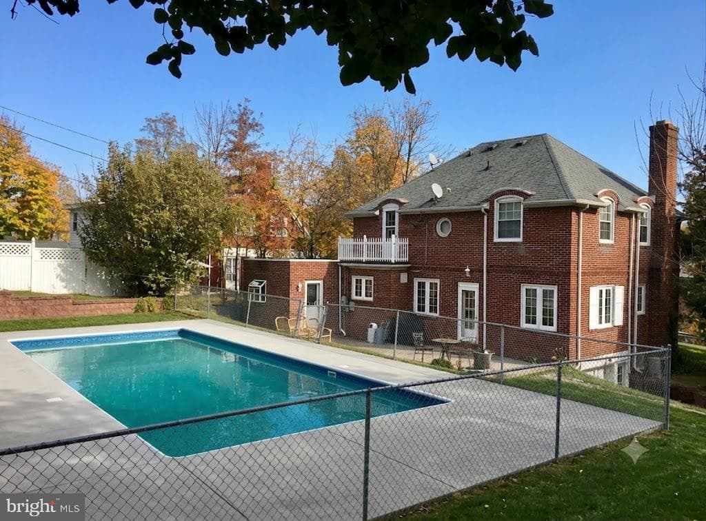 833 Buckingham Road photo 3