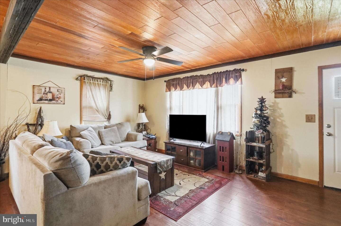 520 Winifred Road photo 5