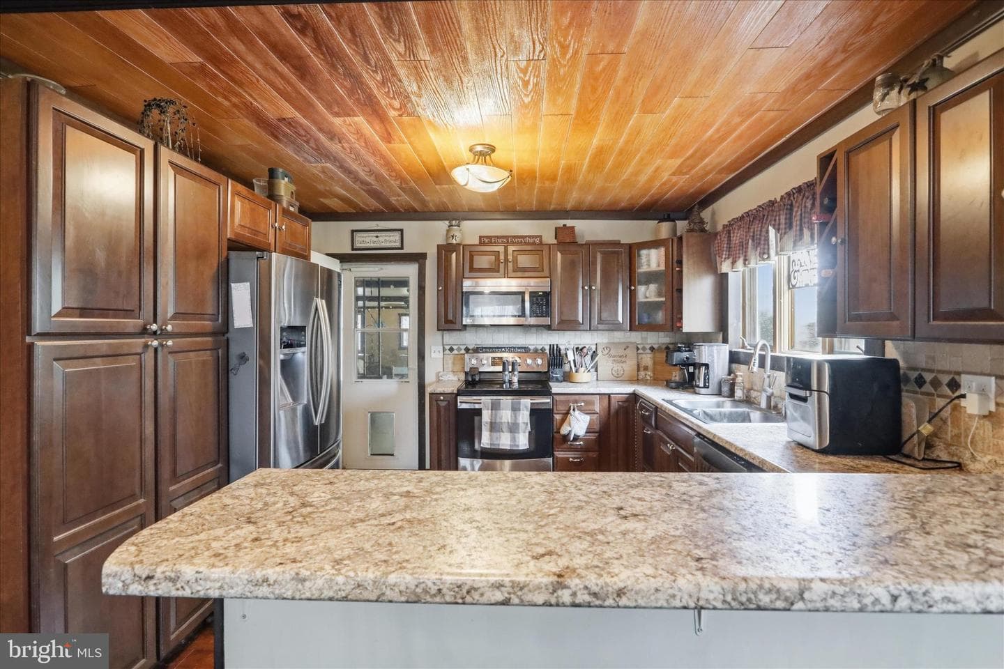 520 Winifred Road photo 7