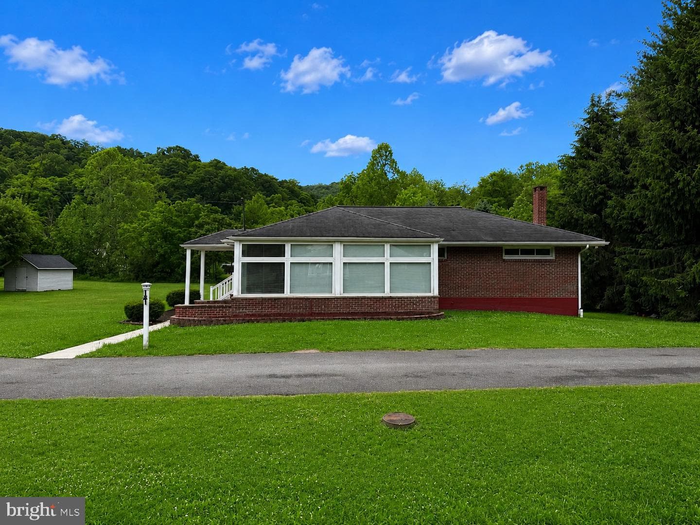 19210 S Railroad Street, Barton