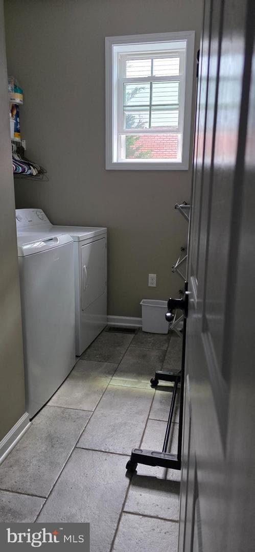 83 Graham Street photo 26