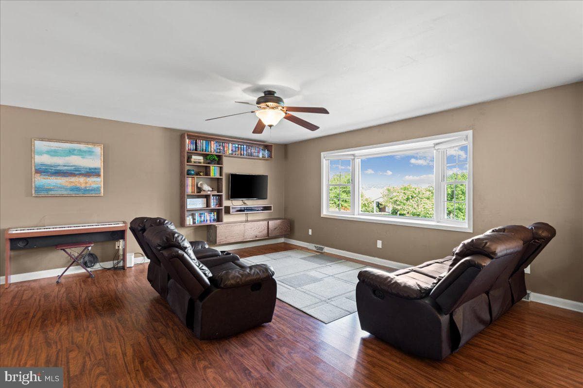 67 Meadow Road photo 3