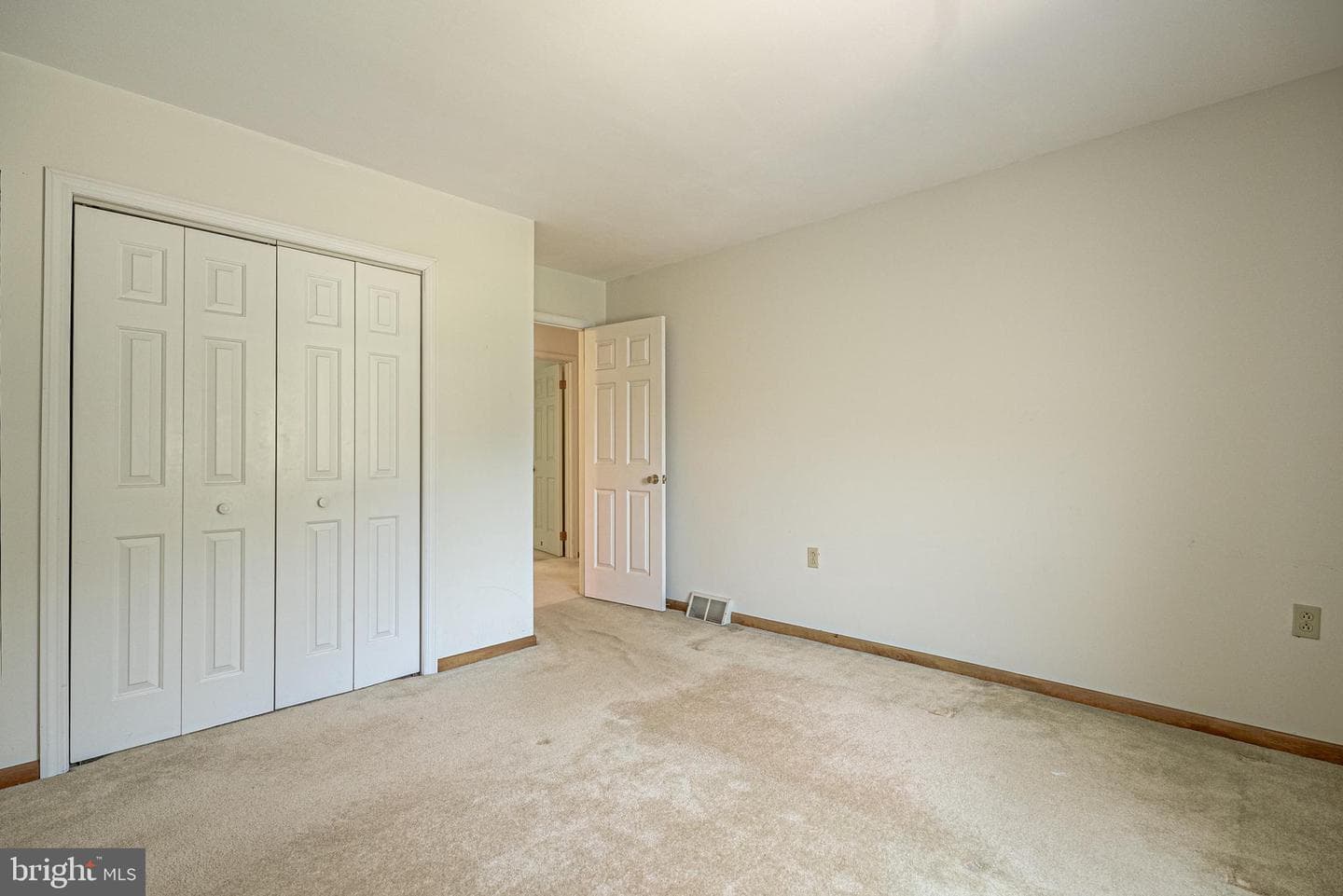 608 Wellington Lane photo 32