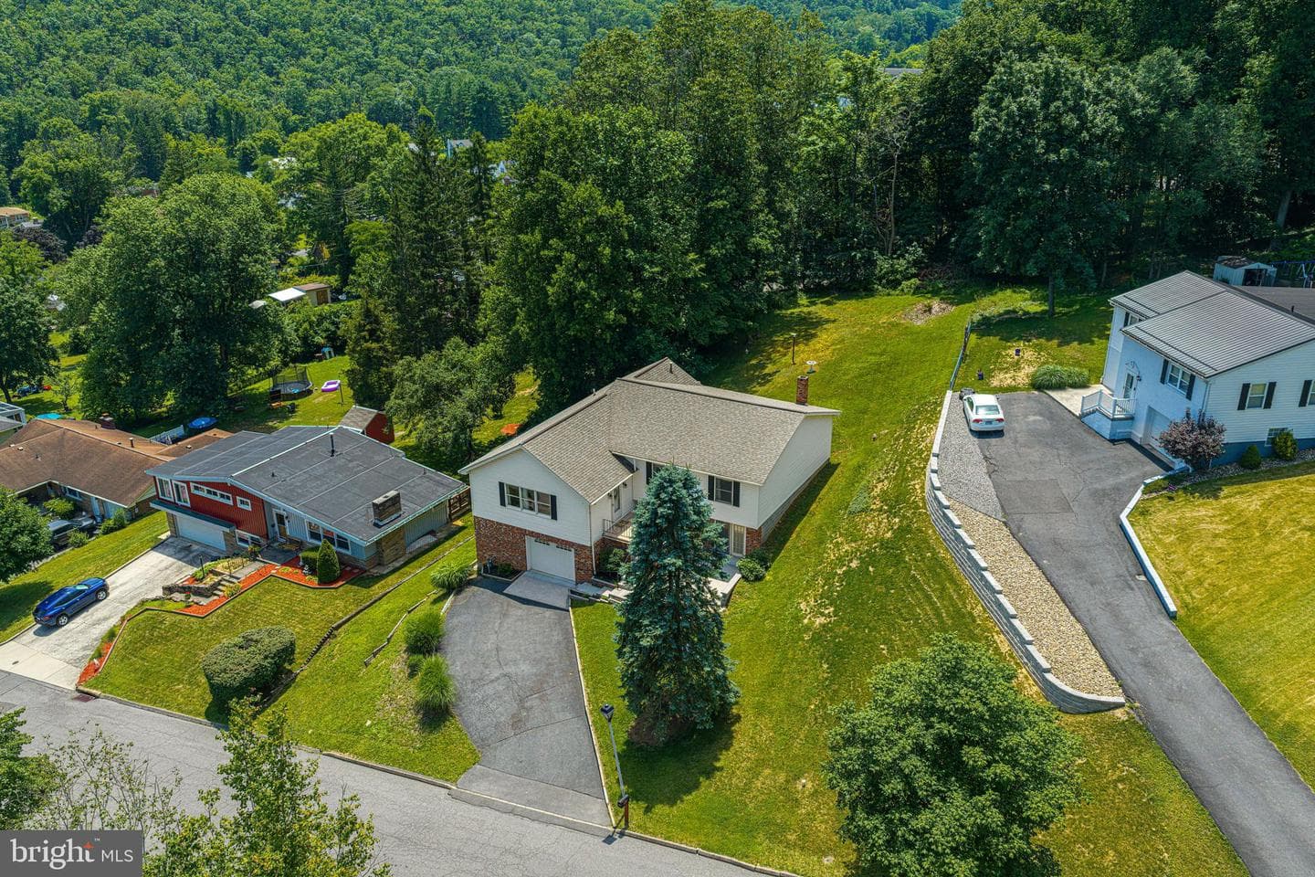 608 Wellington Lane photo 45