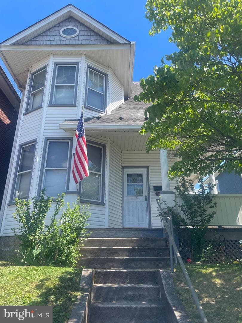 813 Columbia Avenue, Cumberland