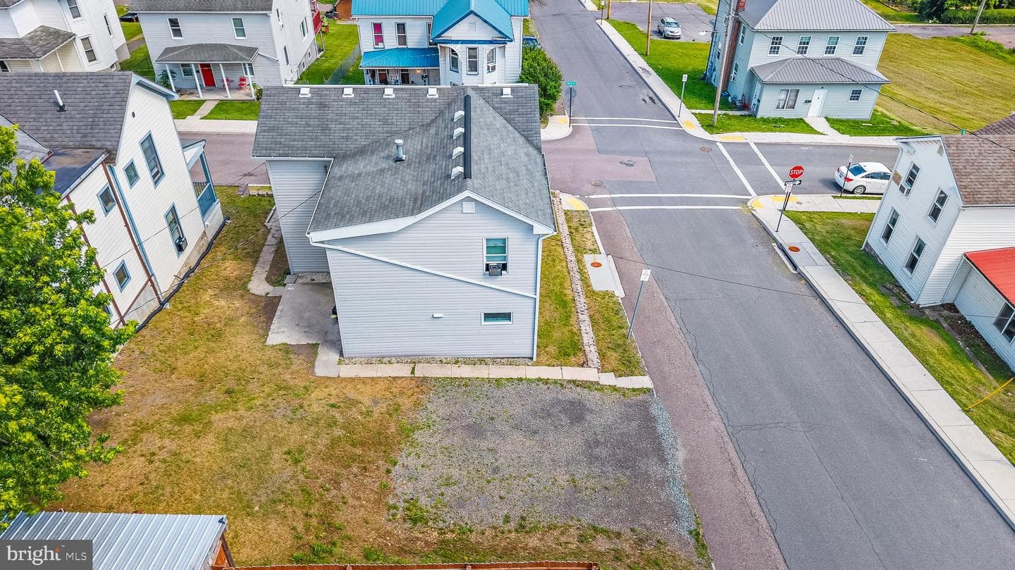 151 Maple Street photo 18