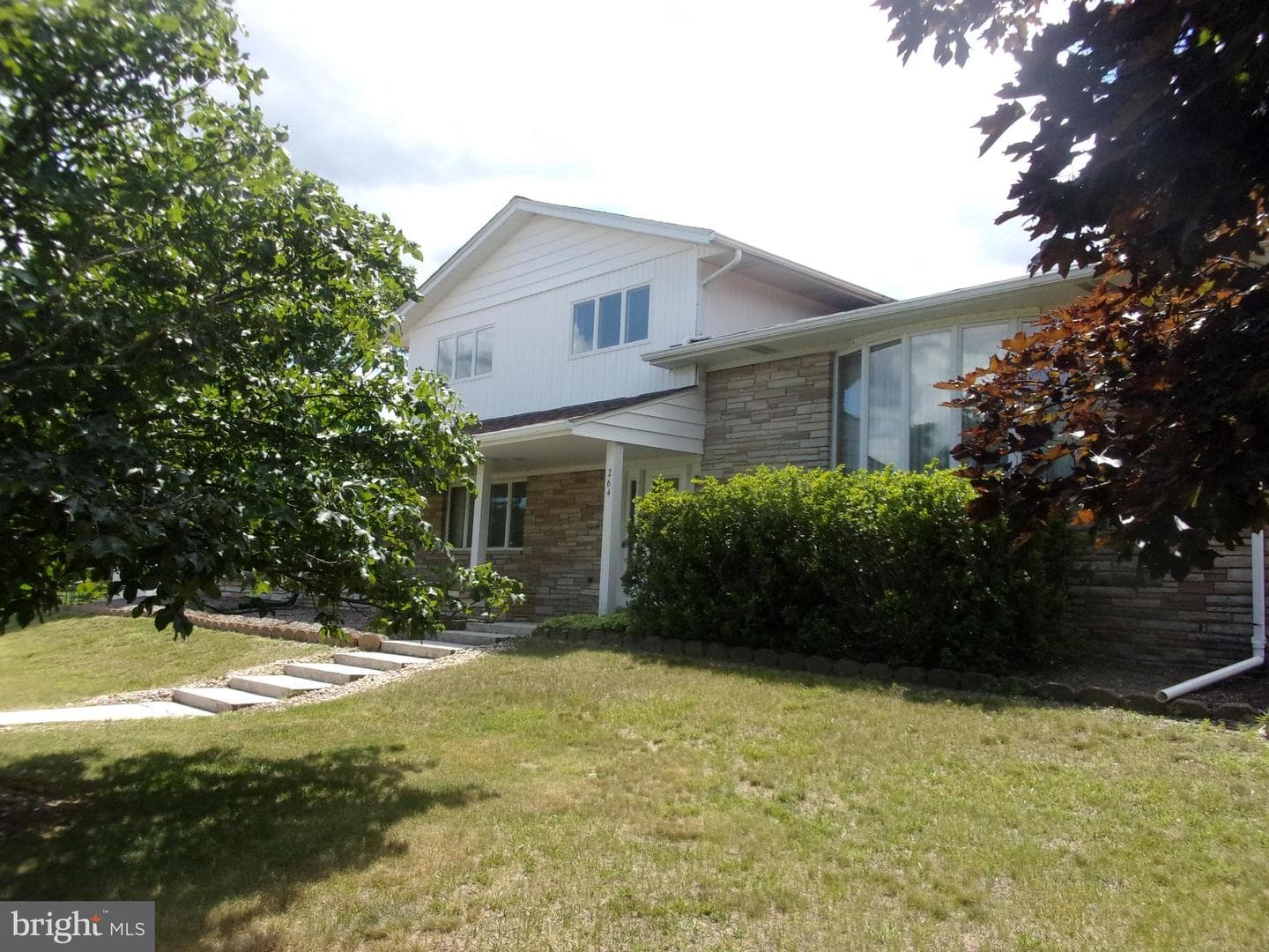 264 Armstrong Avenue photo 4