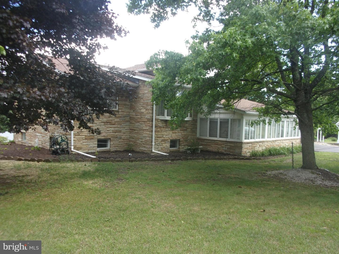 264 Armstrong Avenue photo 5