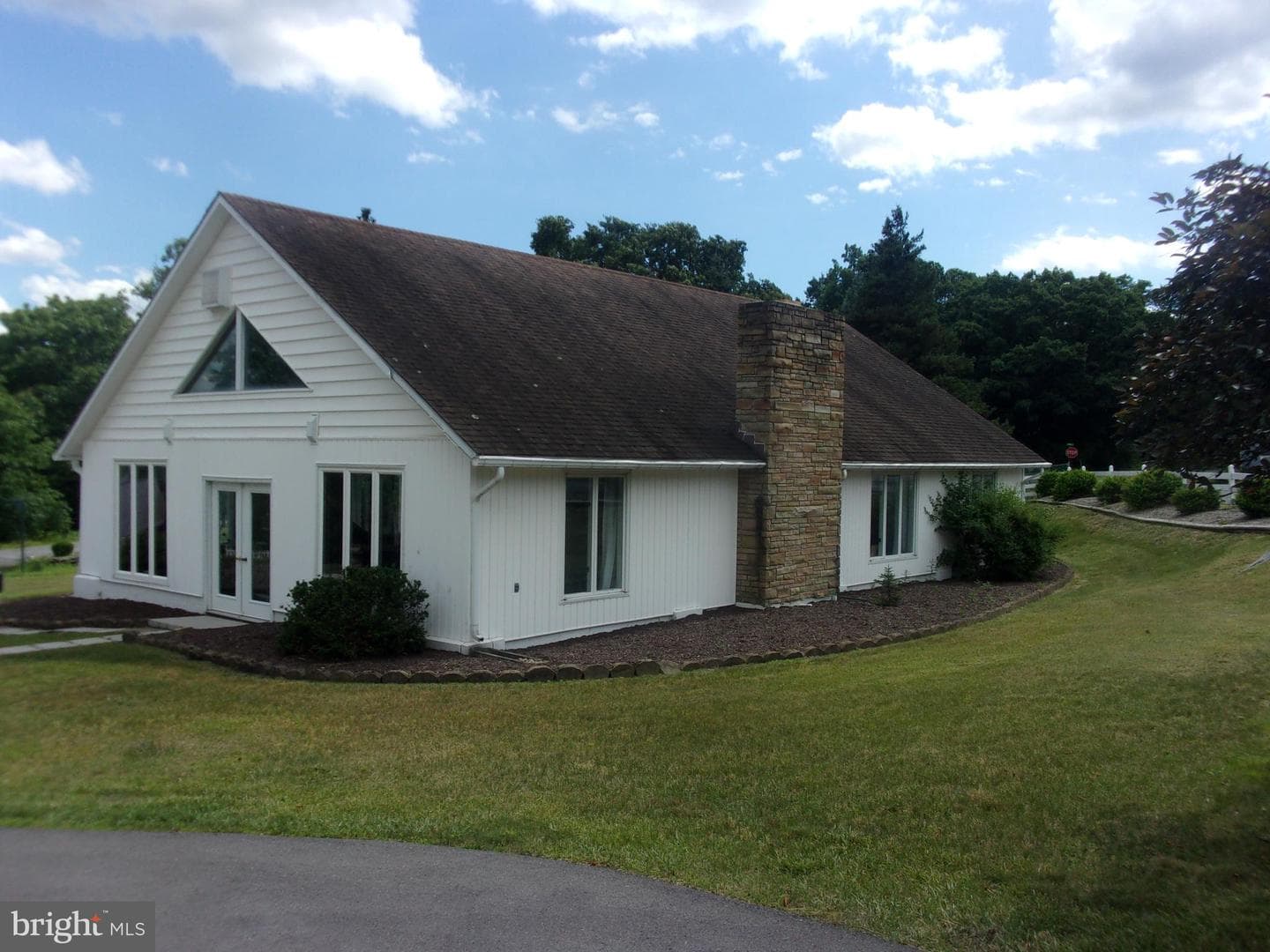 264 Armstrong Avenue photo 9