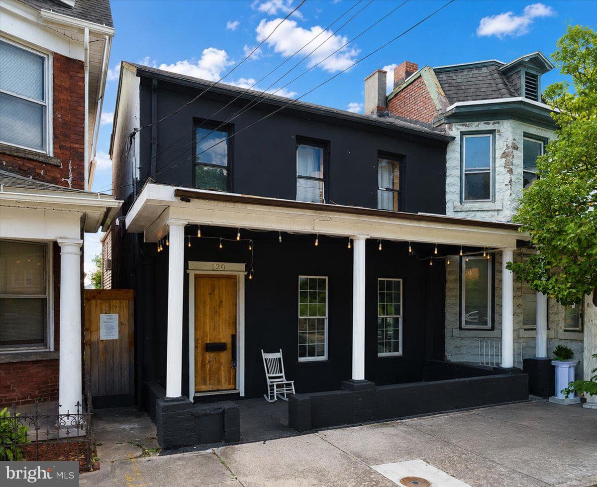 120 Columbia St, Cumberland