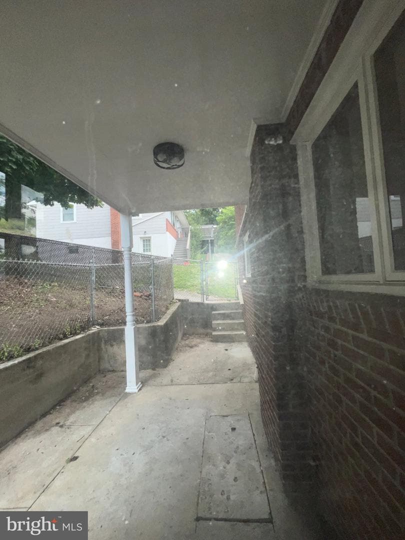 307 Helen Street photo 17