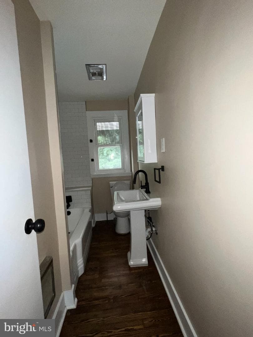 307 Helen Street photo 32