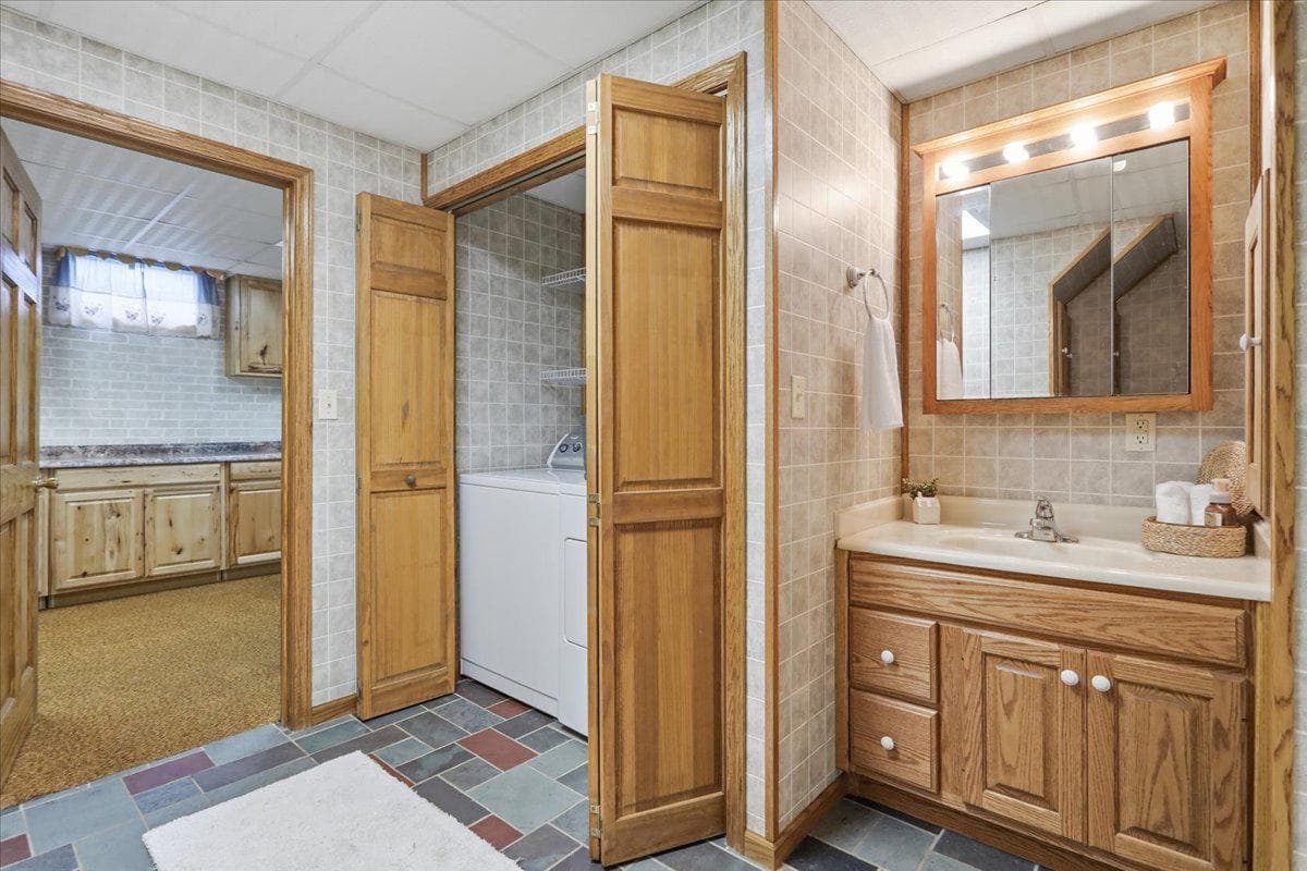14105 Royal Oak Drive SW photo 24