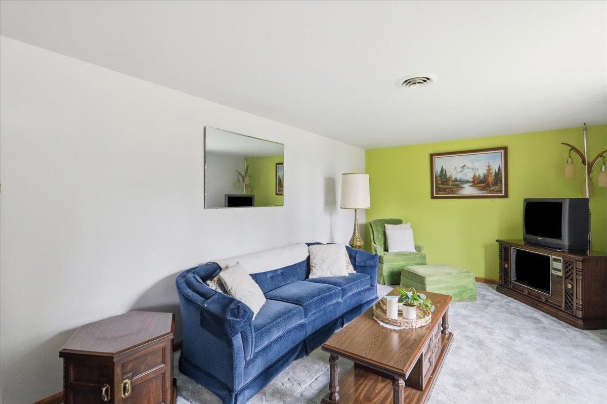 14105 Royal Oak Drive SW photo 4