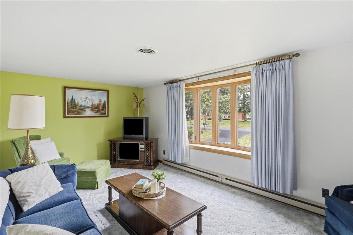 14105 Royal Oak Drive SW photo 5