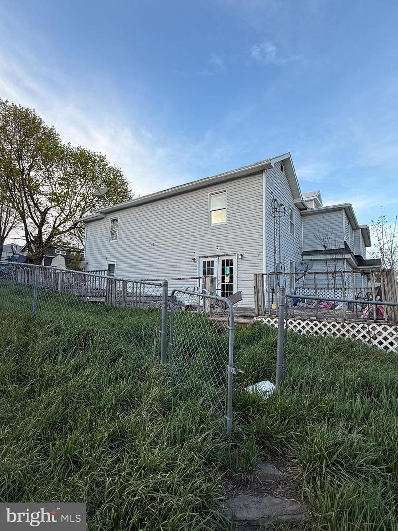 118 W Mechanic St photo 41