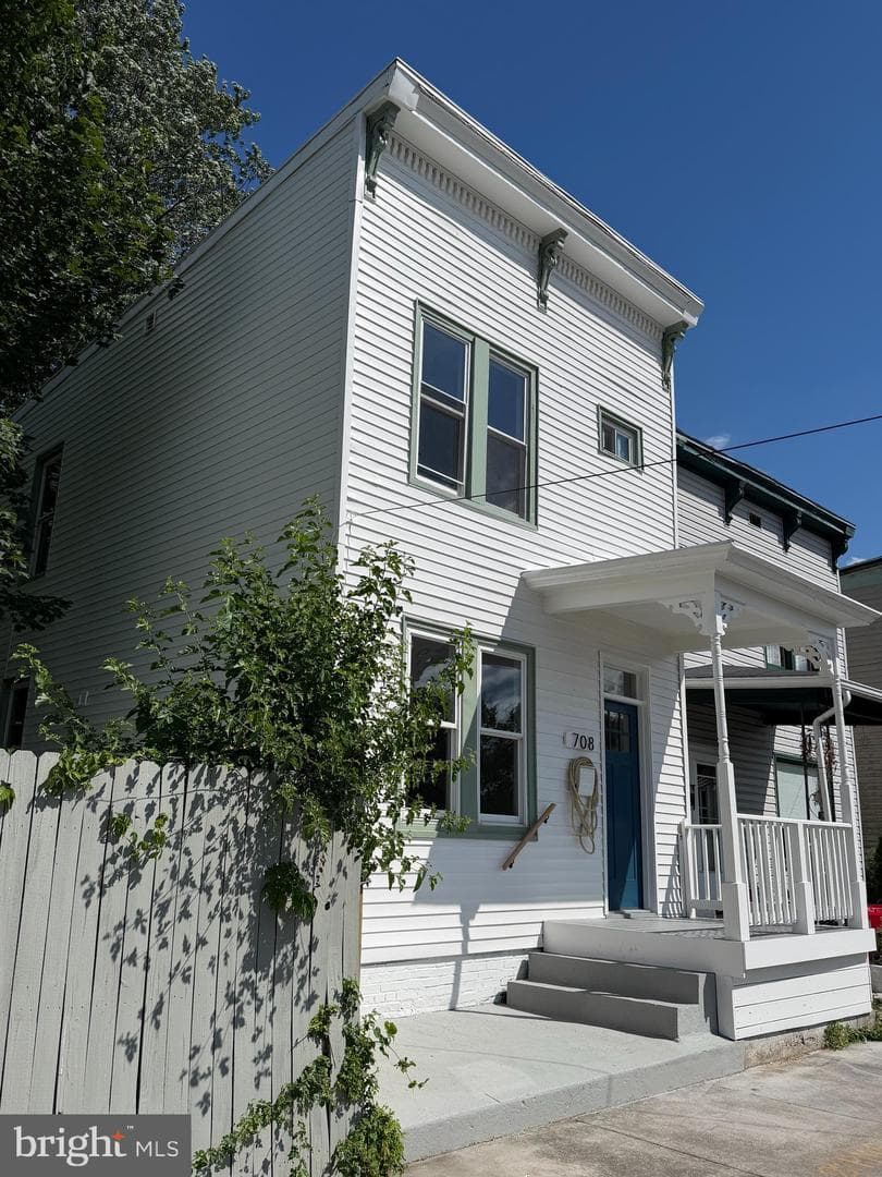 708 Elm Street, Cumberland