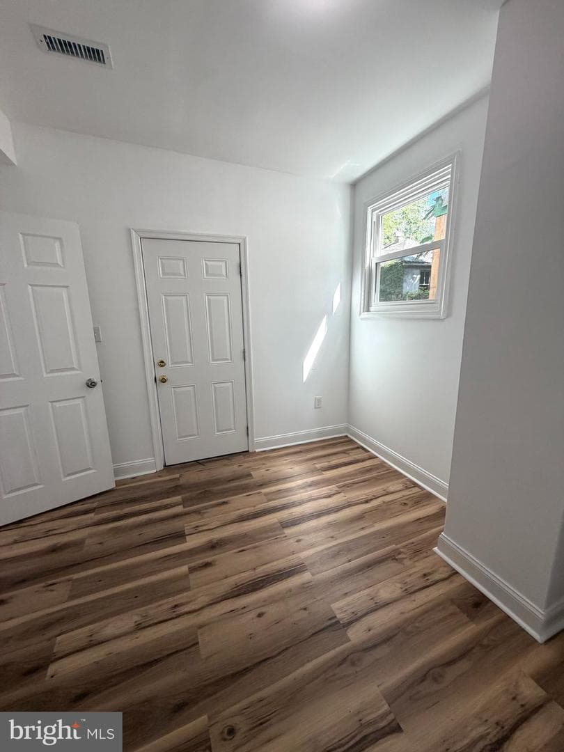 708 Elm Street photo 11