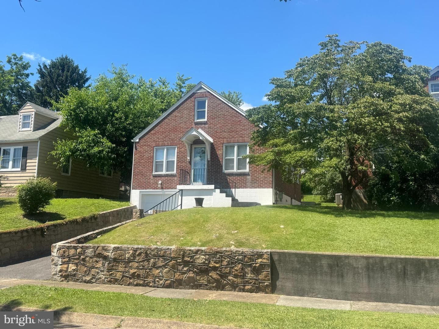 1014 Kent Avenue photo 3