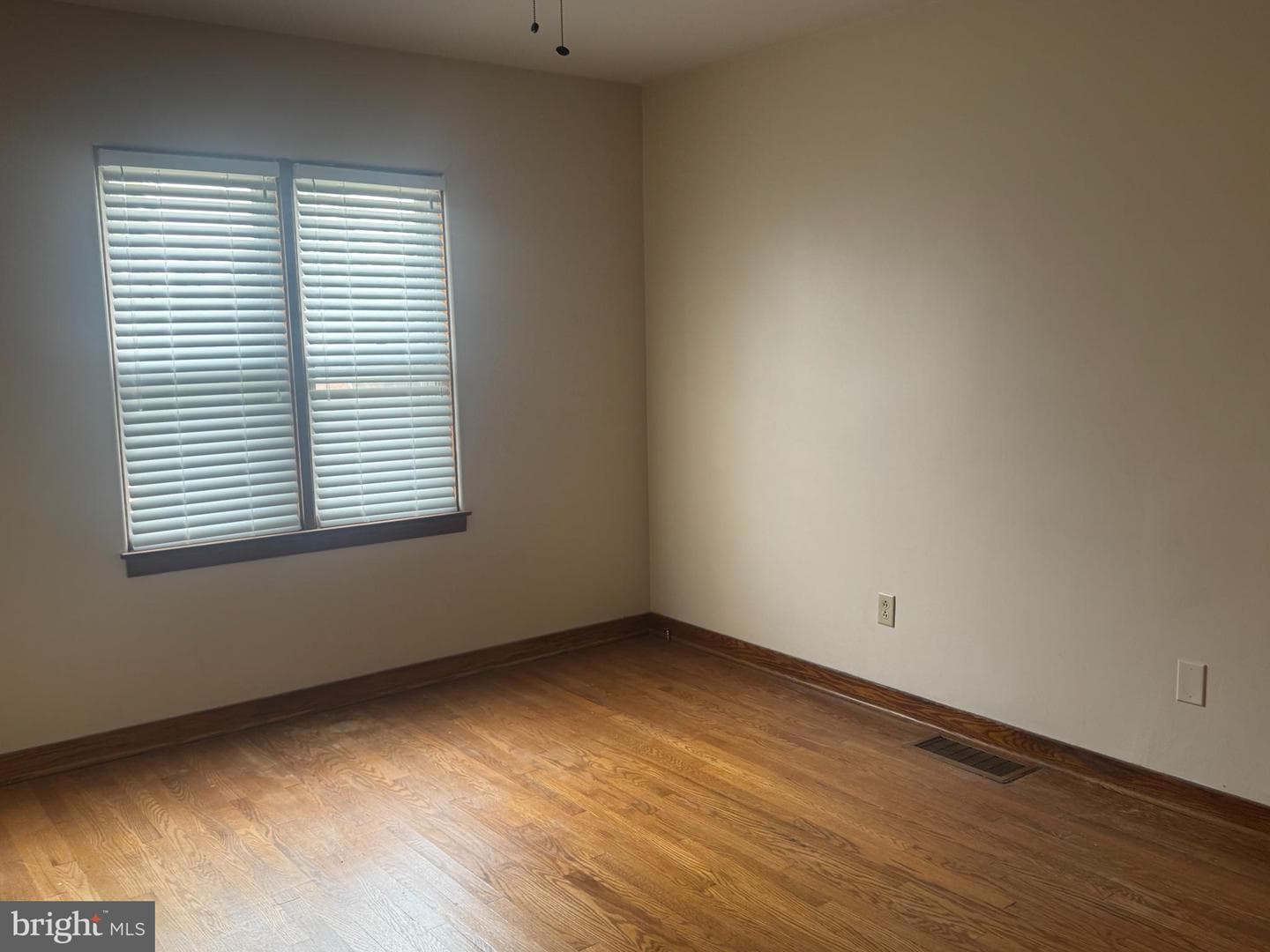 1014 Kent Avenue photo 8