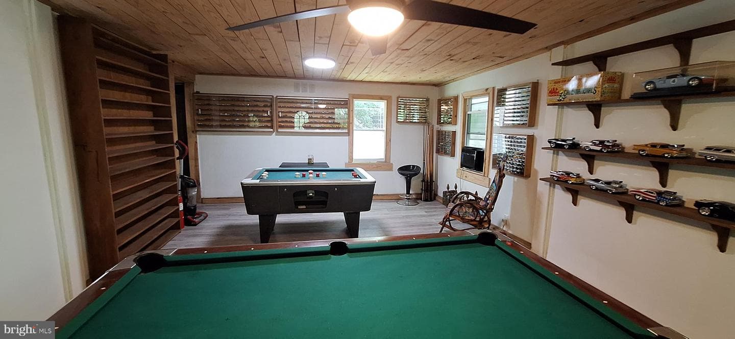 640 Baker Street photo 11