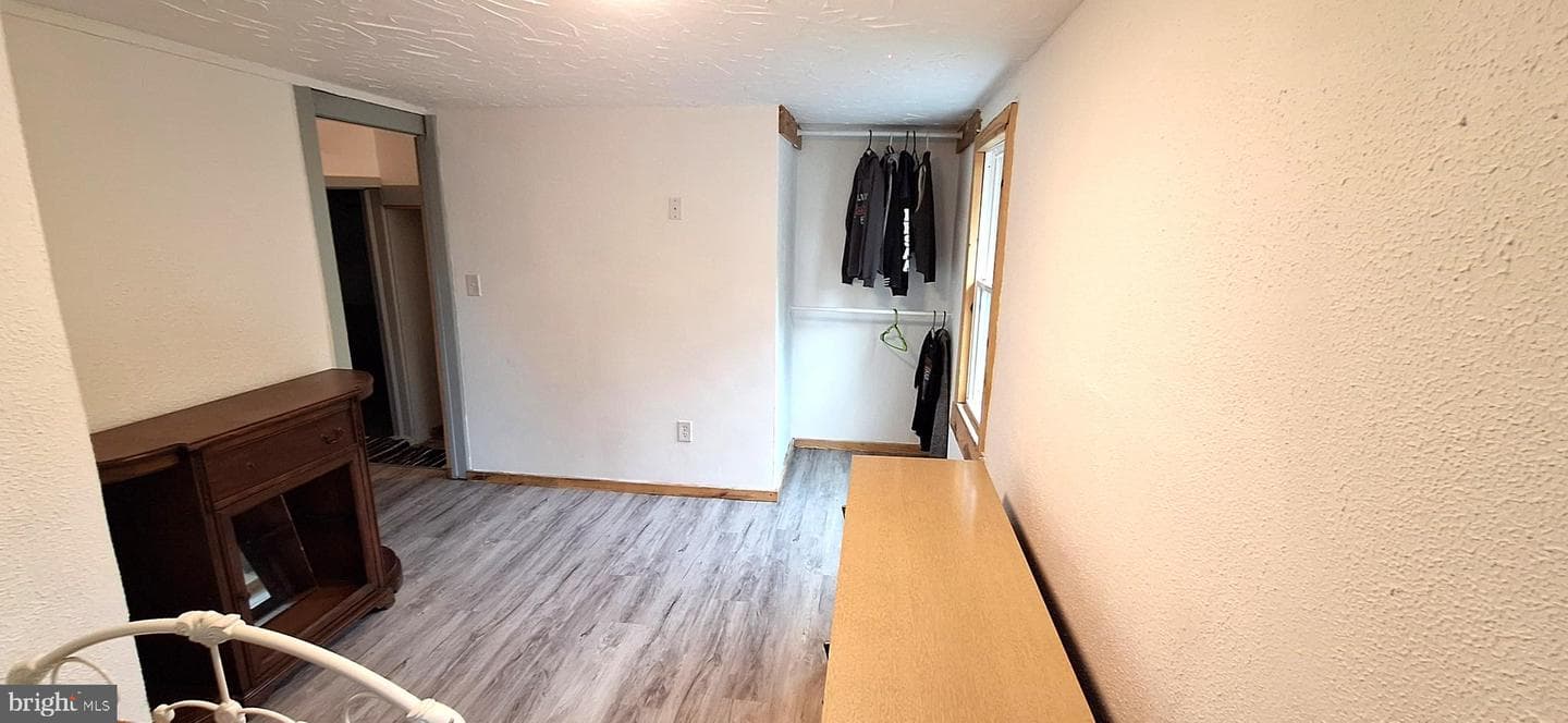 640 Baker Street photo 33