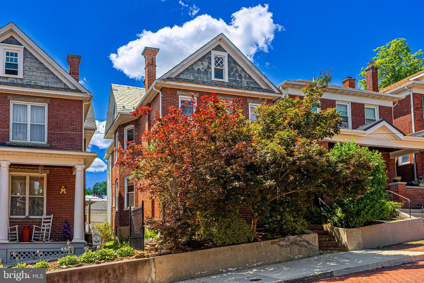 212 Schley Street photo 3