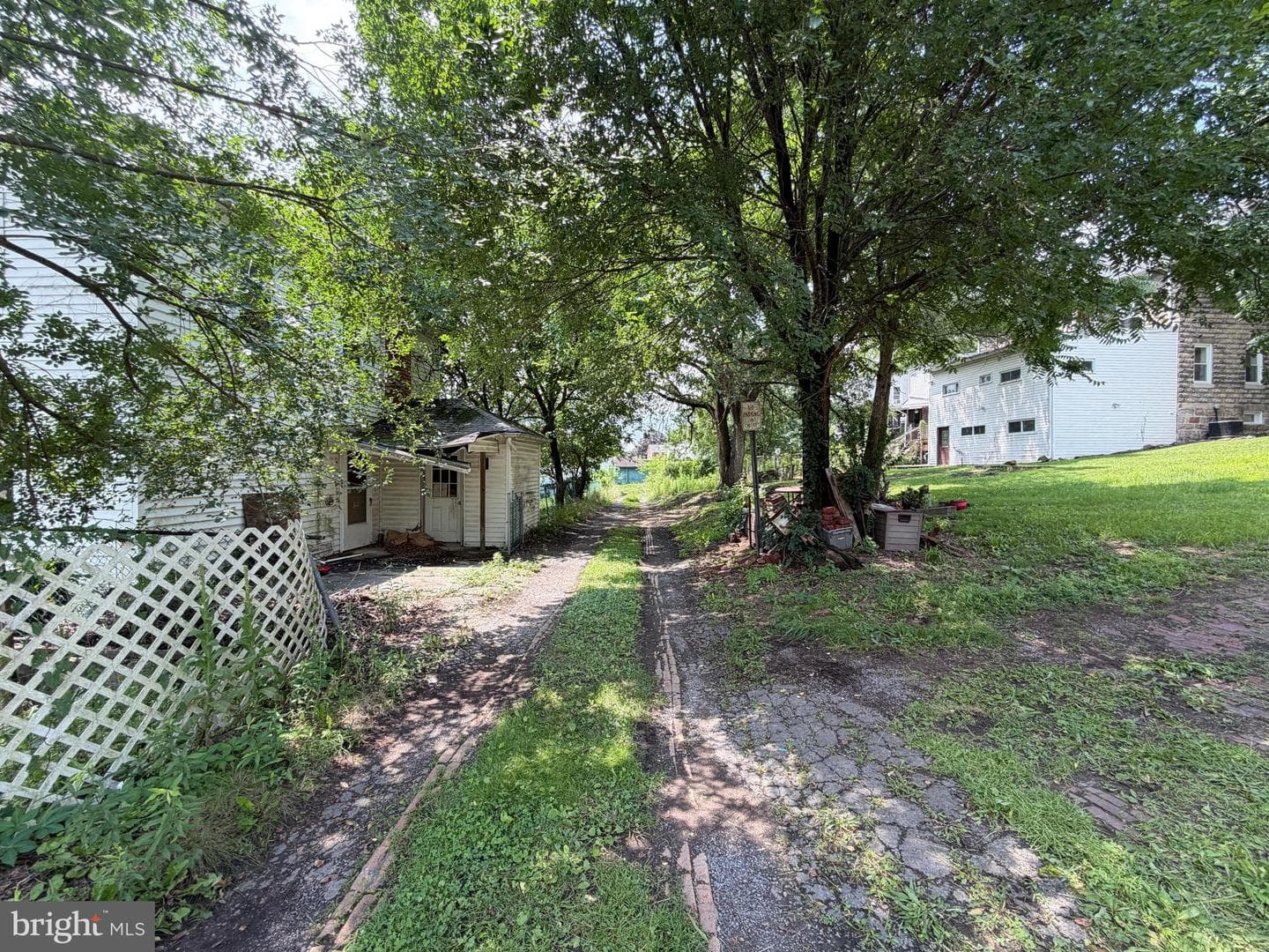 638 Lincoln Street photo 22