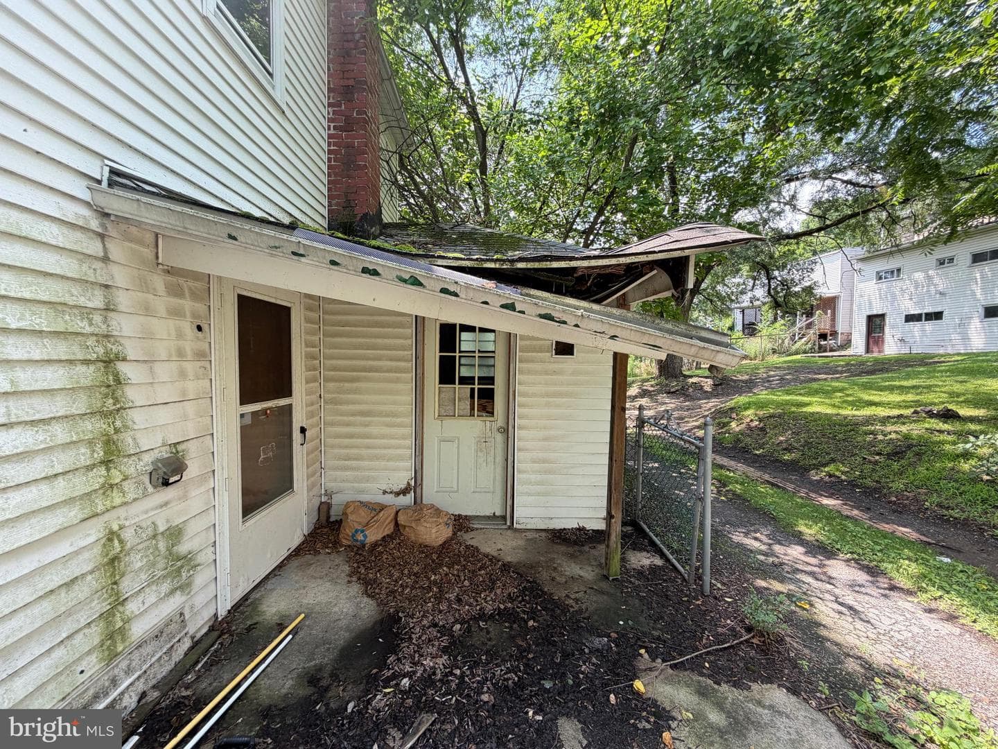 638 Lincoln Street photo 4