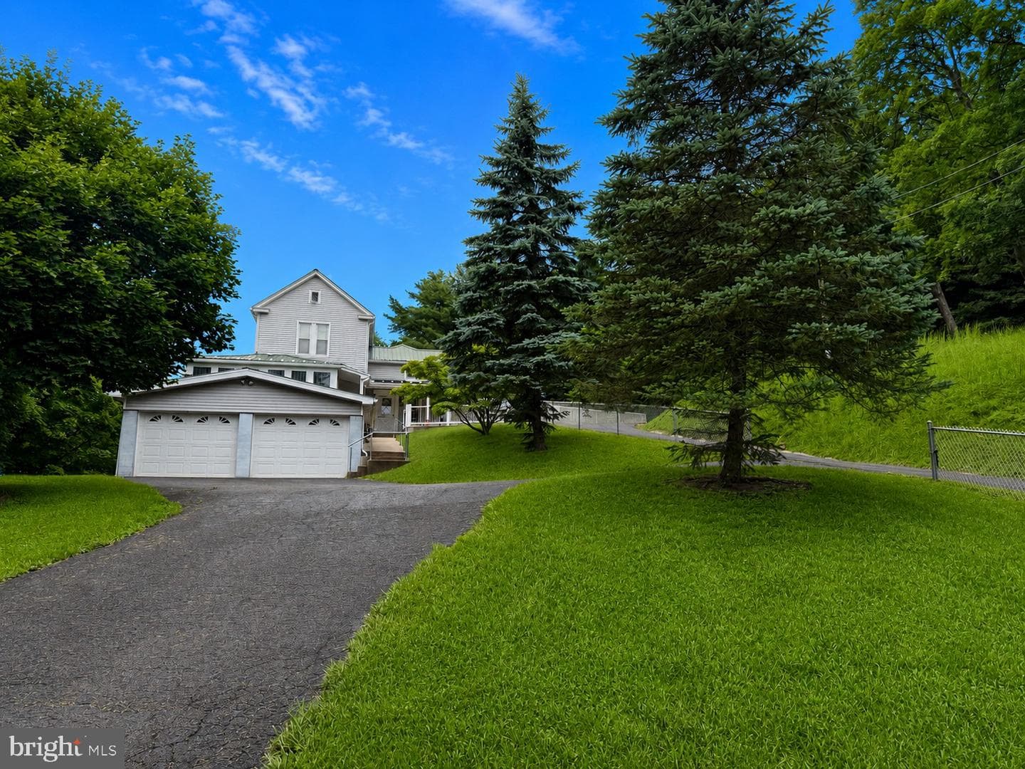124 Riordan Road photo 3