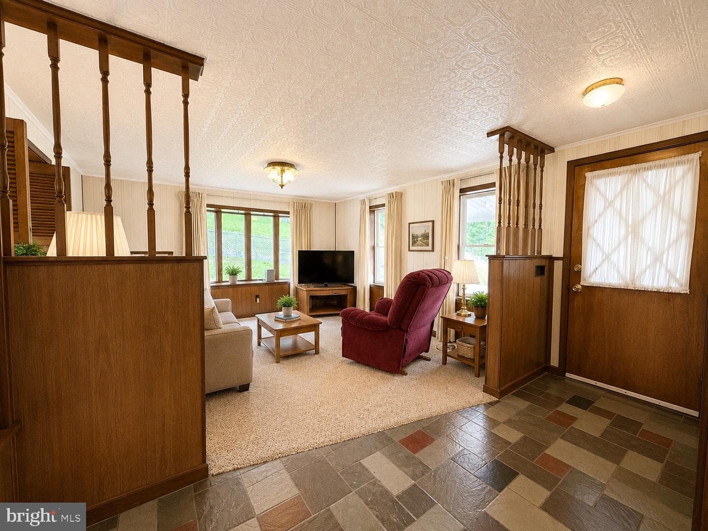 124 Riordan Road photo 4