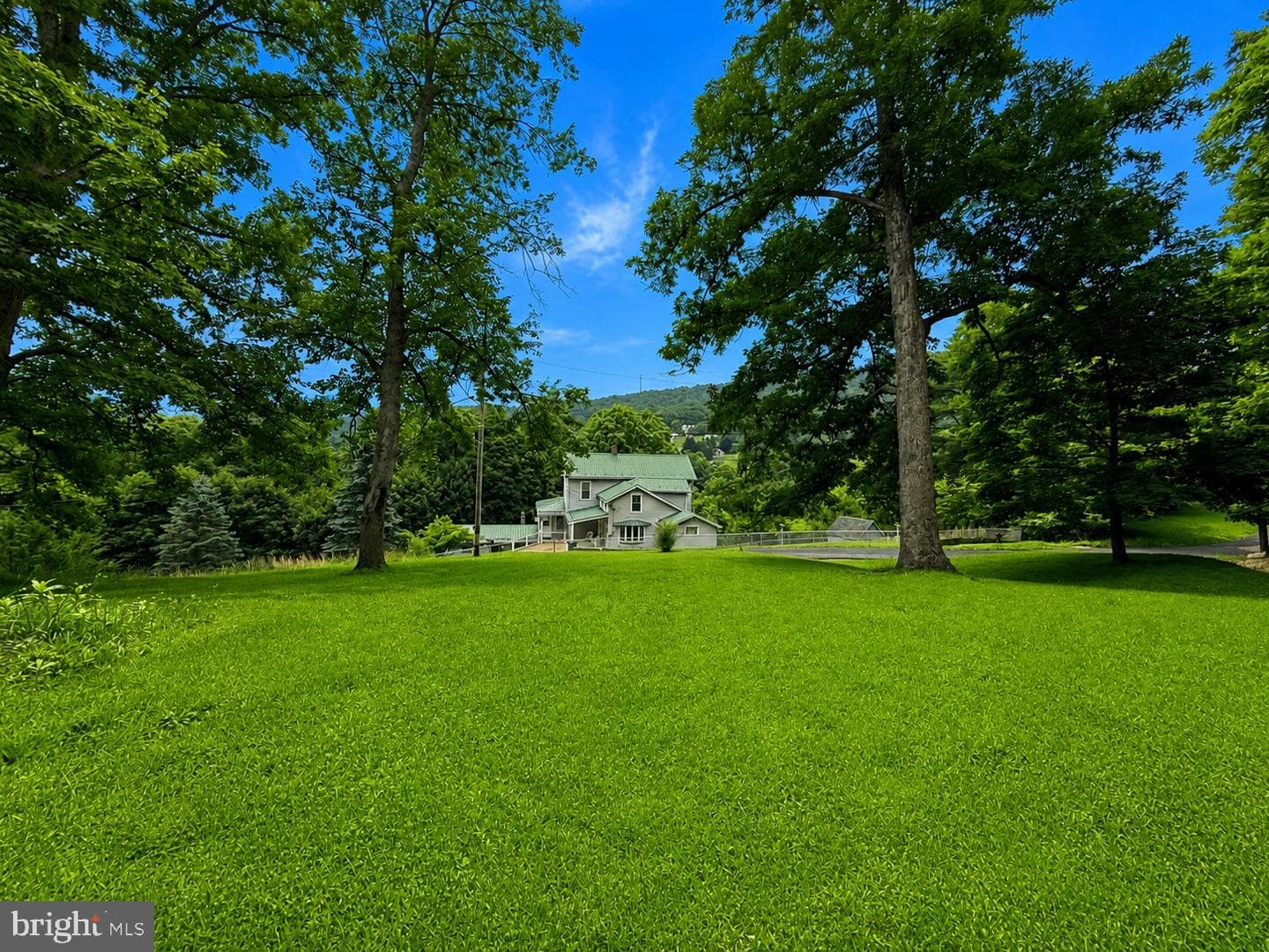 124 Riordan Road photo 42