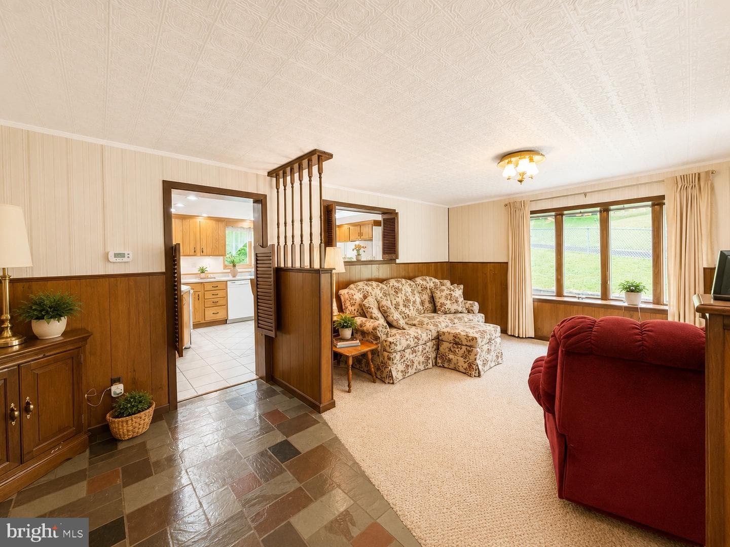 124 Riordan Road photo 5