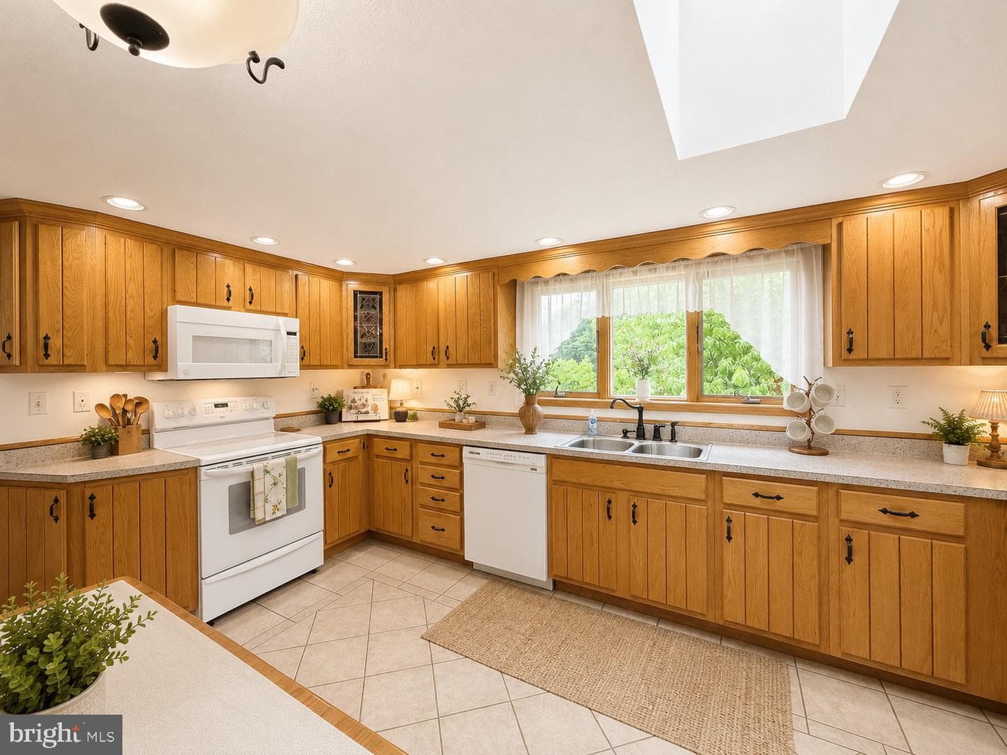 124 Riordan Road photo 8
