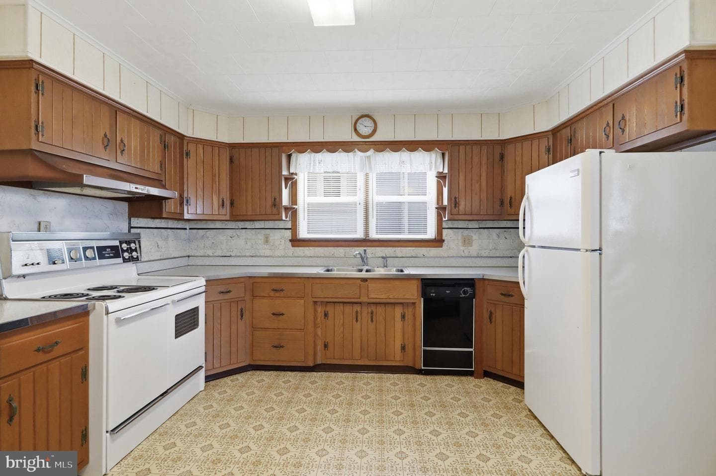 86 Oak Street photo 21