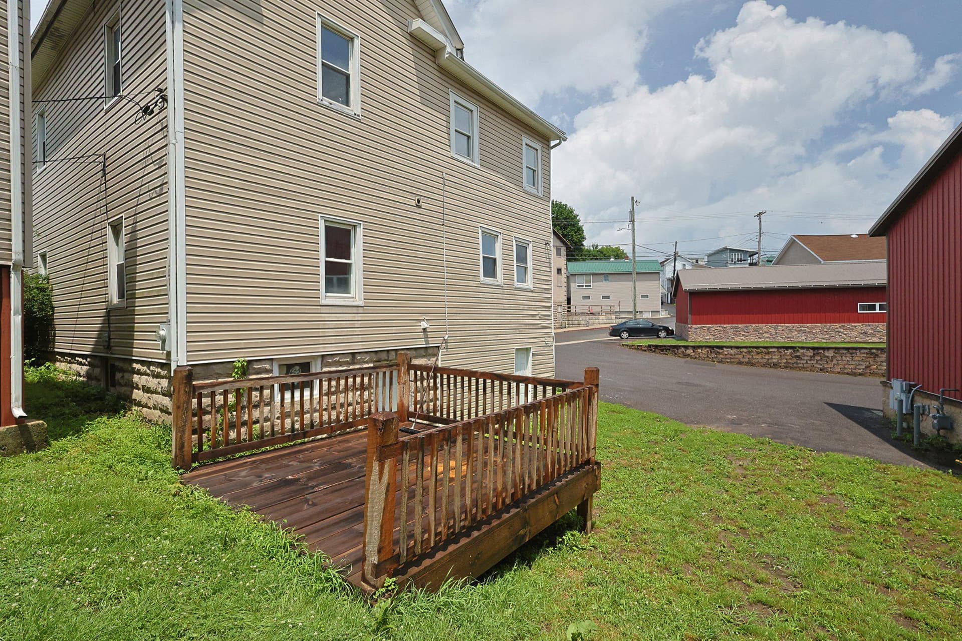 34 Maple Street photo 11