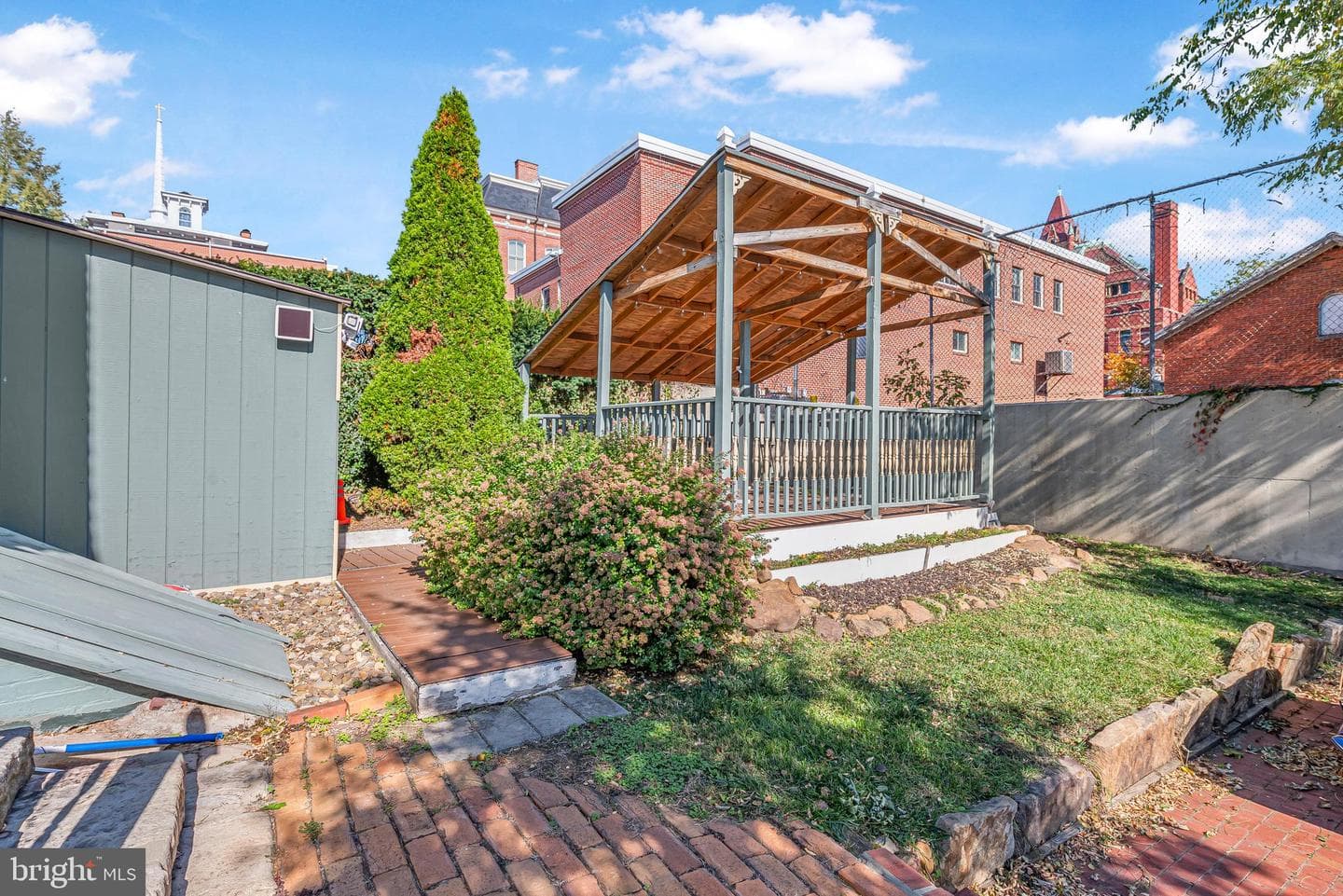 11 S Smallwood Street photo 33