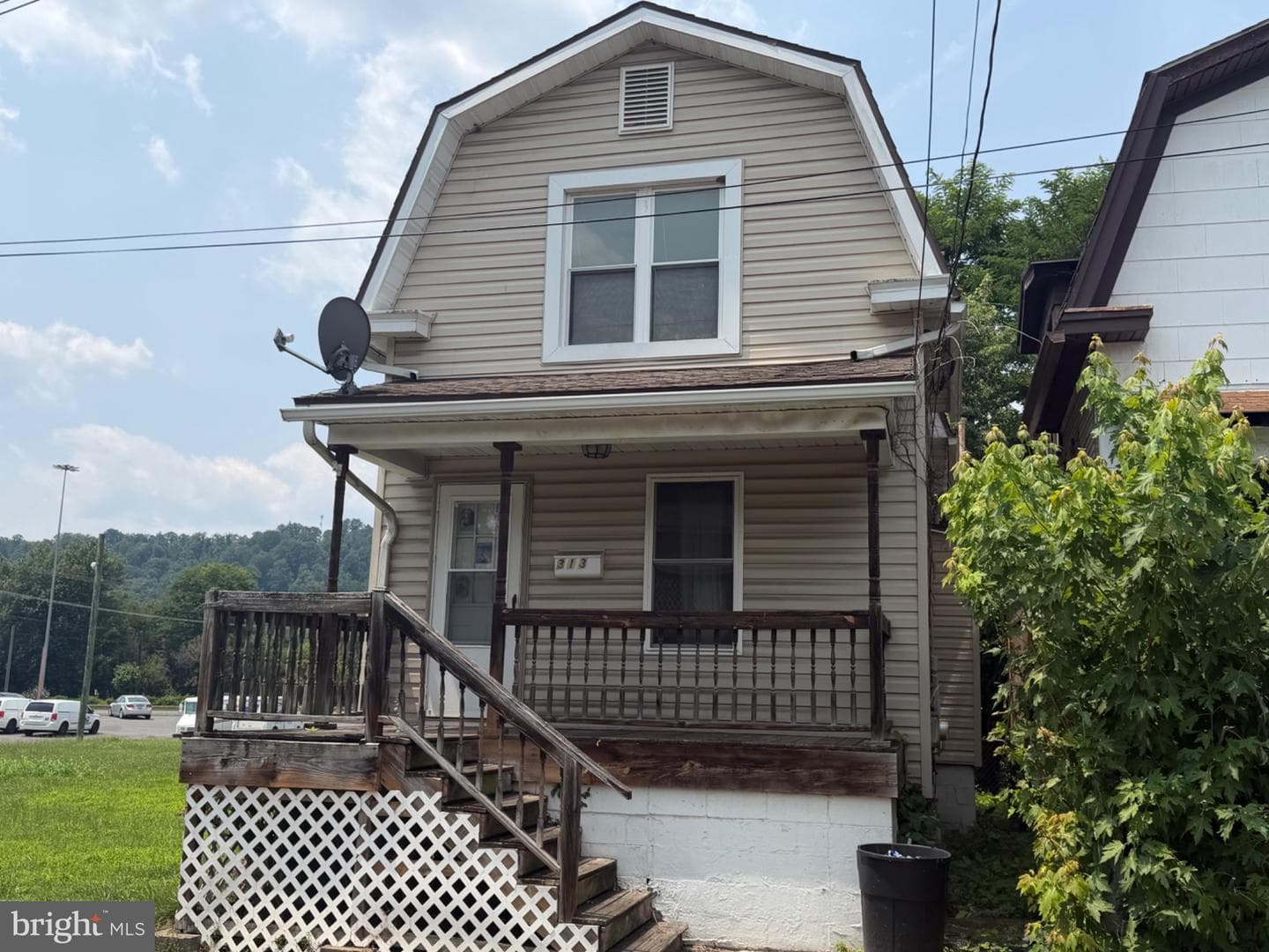 313 S Cedar Street photo 1