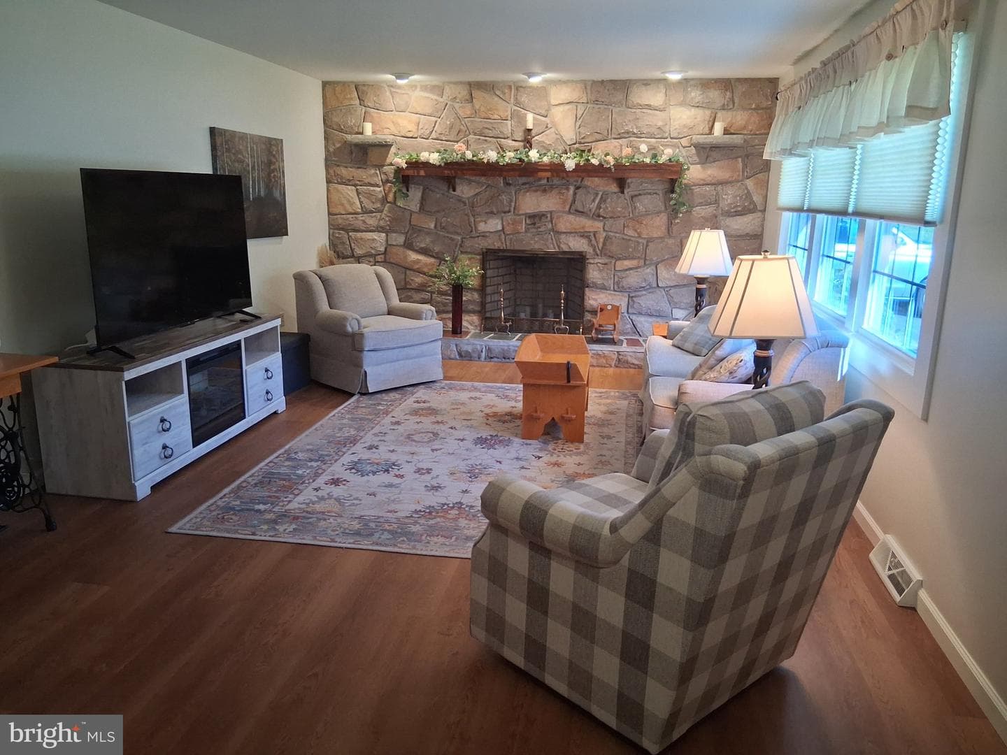 12910 Growdenvale Drive NE photo 5