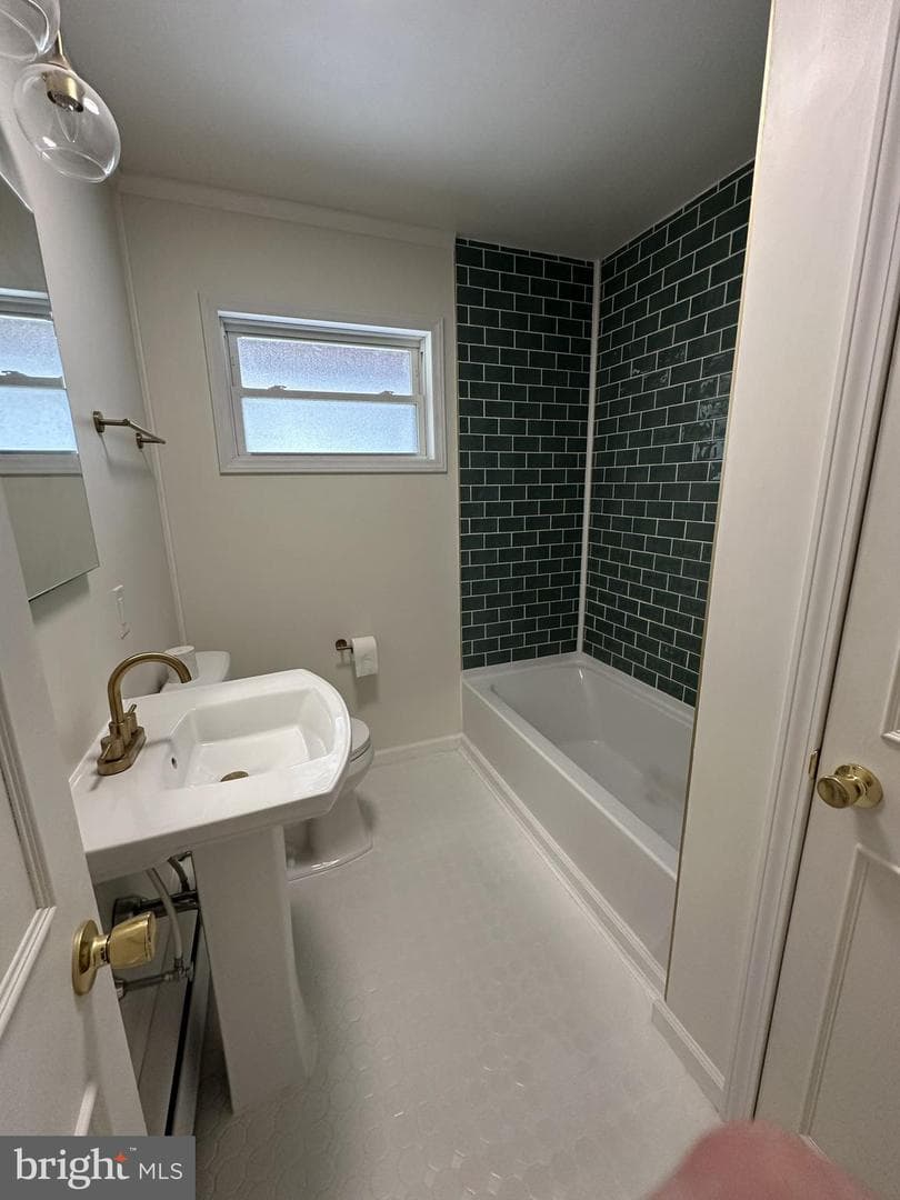 626 Elwood Street photo 17