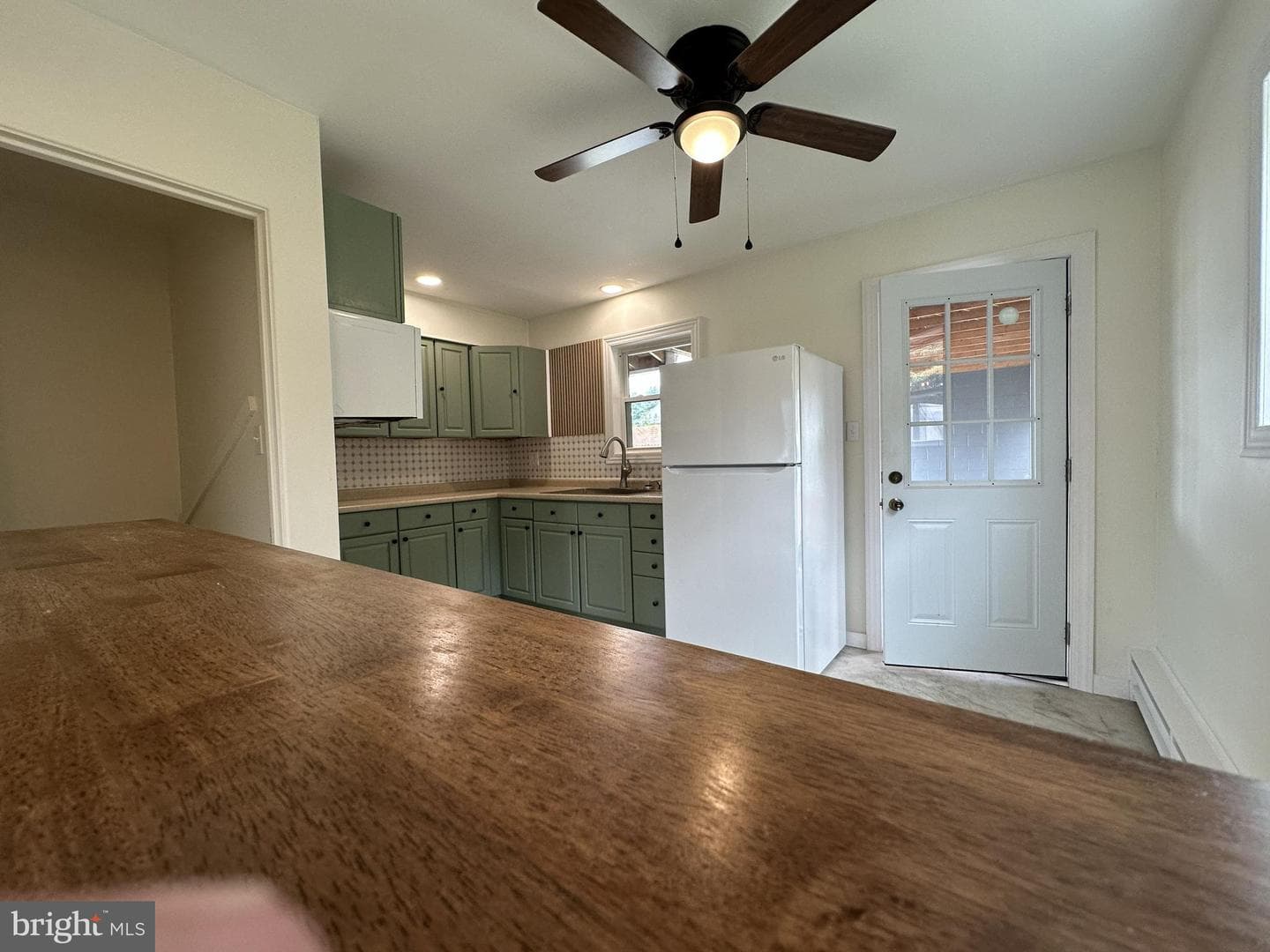 626 Elwood Street photo 20