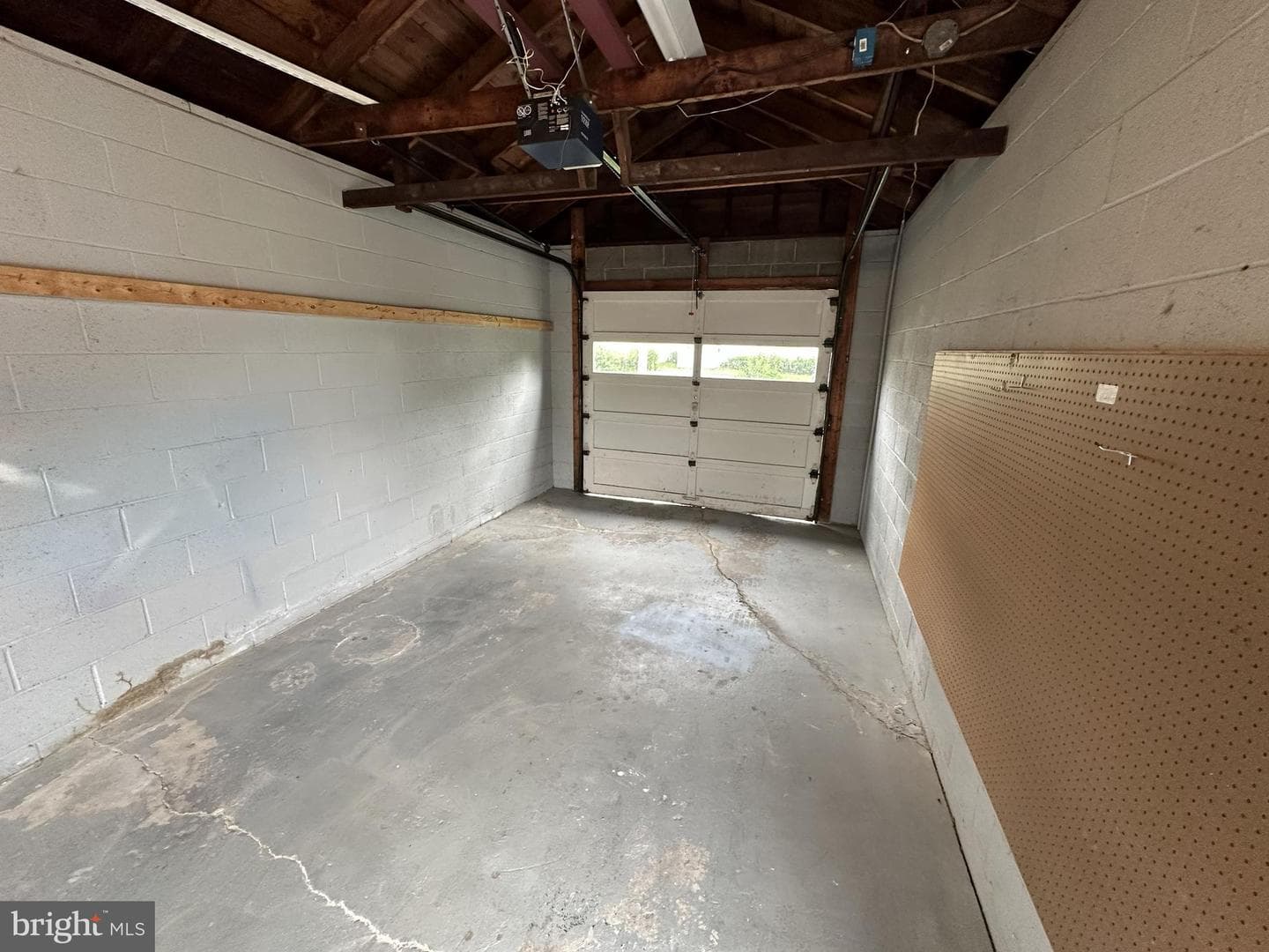 626 Elwood Street photo 36