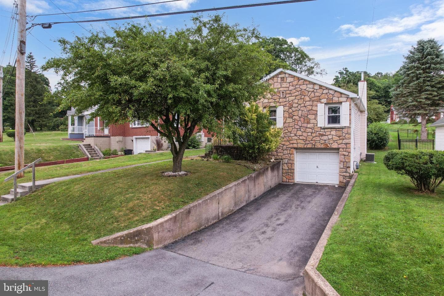 100 Braddock Road photo 2